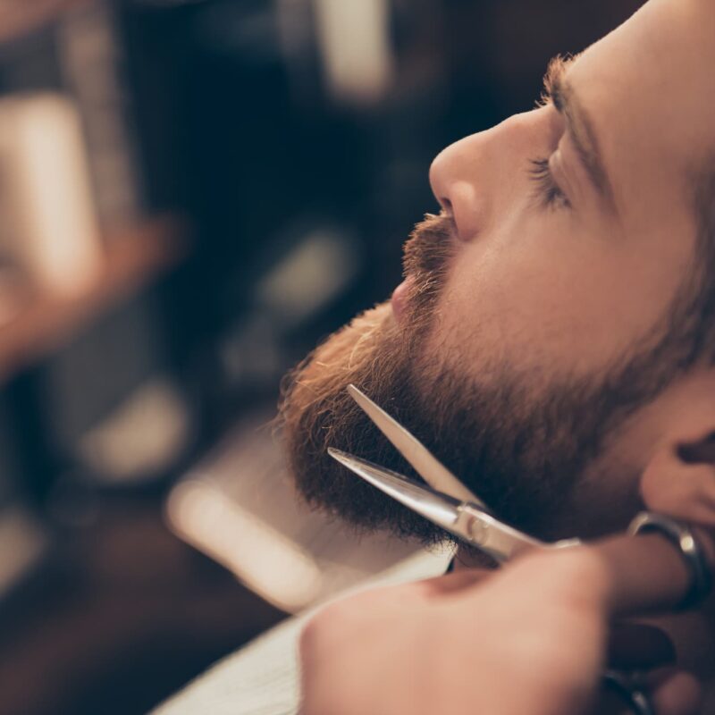 Quels sont les produits essentiels &agrave; avoir pour le soin de sa barbe ? Montb&eacute;liard
